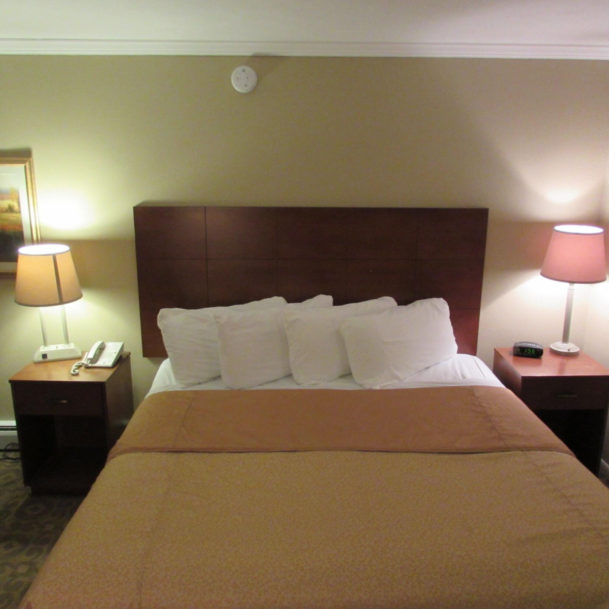 Magnuson Grand Pioneer Inn And Suites Escanaba Kültér fotó