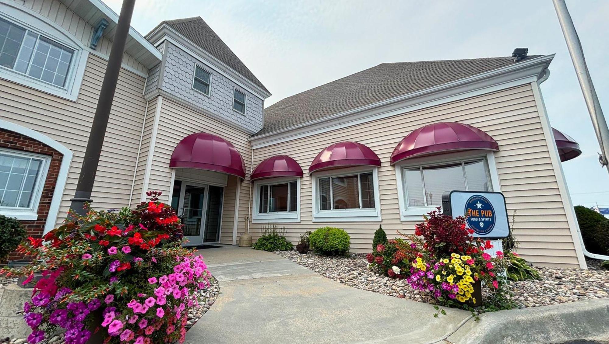 Magnuson Grand Pioneer Inn And Suites Escanaba Kültér fotó