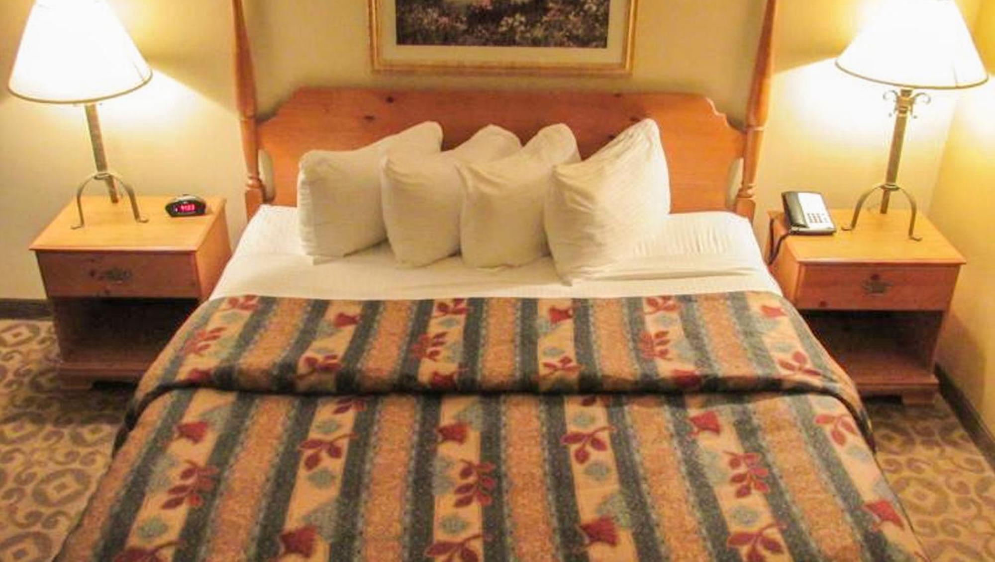 Magnuson Grand Pioneer Inn And Suites Escanaba Kültér fotó