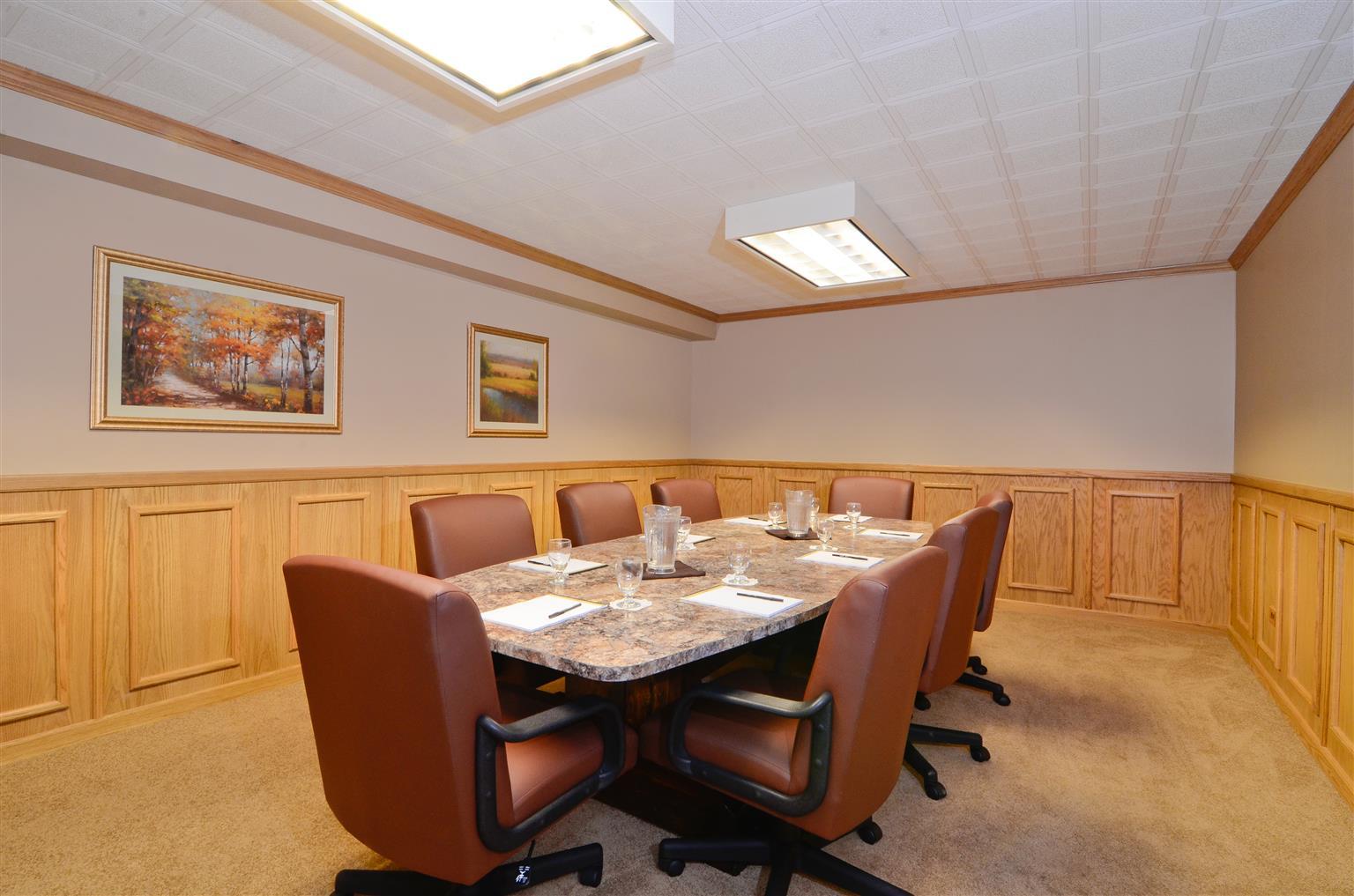 Magnuson Grand Pioneer Inn And Suites Escanaba Üzleti fotó