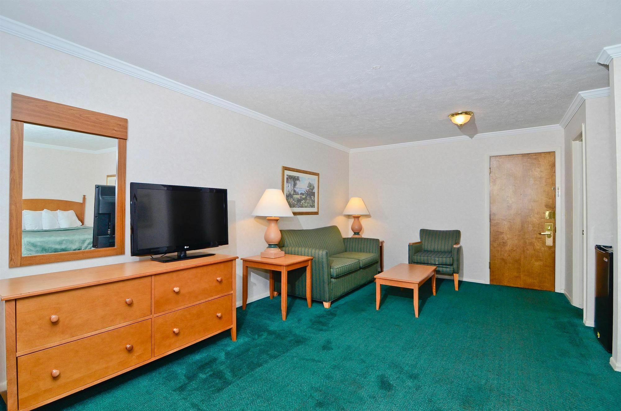 Magnuson Grand Pioneer Inn And Suites Escanaba Kültér fotó